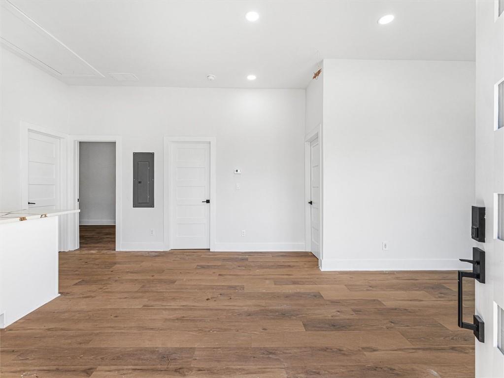 1571 Mary George Avenue NW