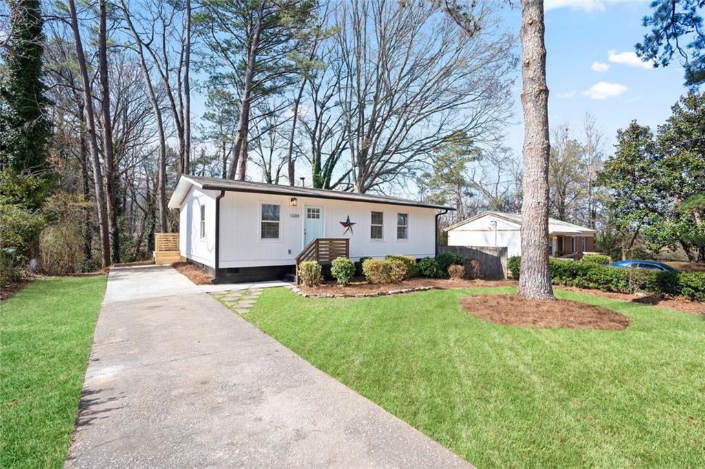 1084 Fairburn Road NW