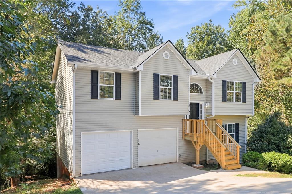 315 Thorn Thicket Way