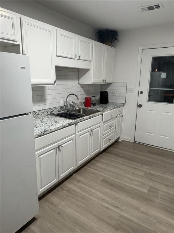 328 NE Roosevelt Circle