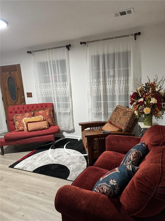 328 NE Roosevelt Circle