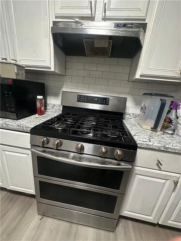 328 NE Roosevelt Circle