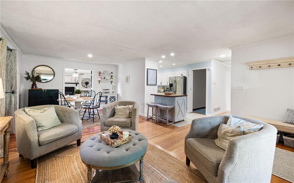 702 Highview Drive SE