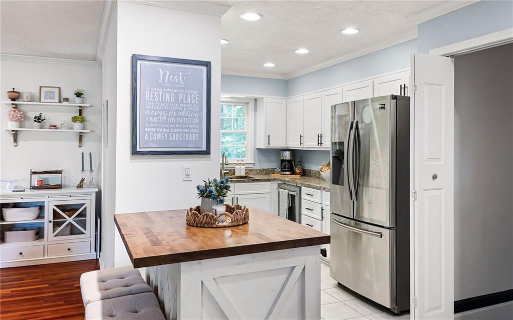 702 Highview Drive SE