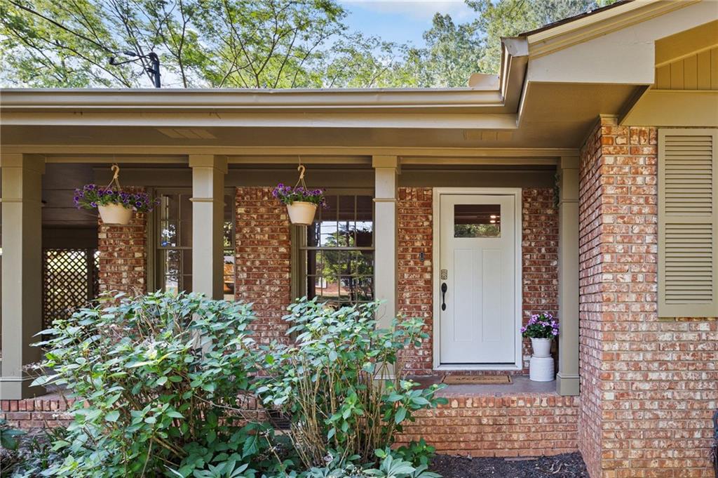 702 Highview Drive SE