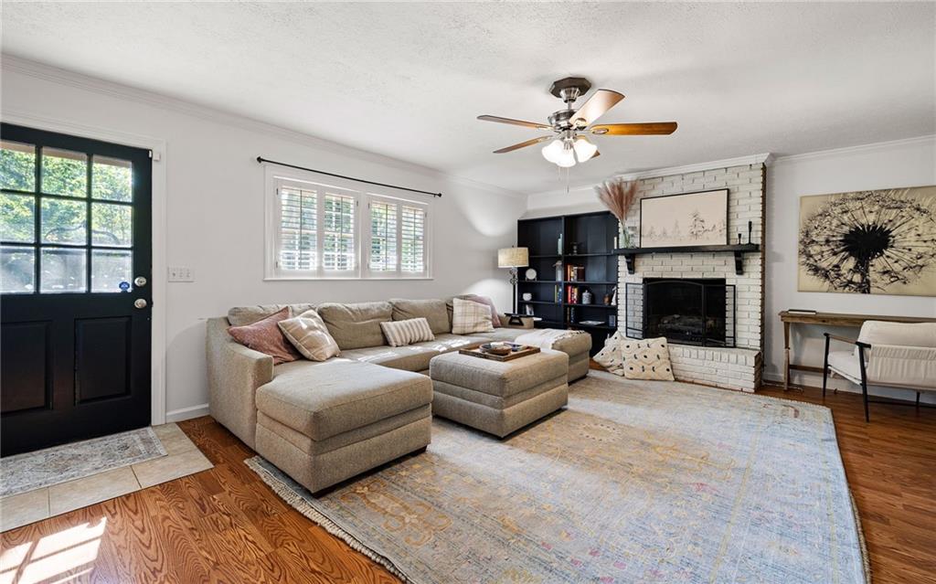 702 Highview Drive SE