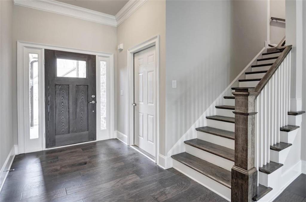 3810 Sierra Lake Drive