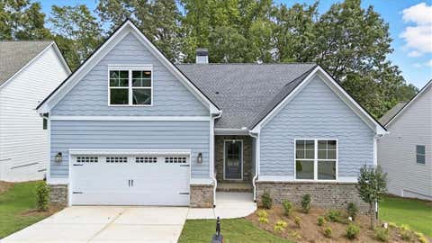 Homes For Sale - 4022 Links Blvd Blvd<br/> Jefferson, GA 30549