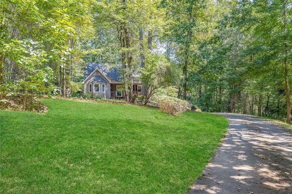 Acworth, Georgia 30102, United States, 3 Bedrooms Bedrooms, ,2 BathroomsBathrooms,Residential,Active,185896