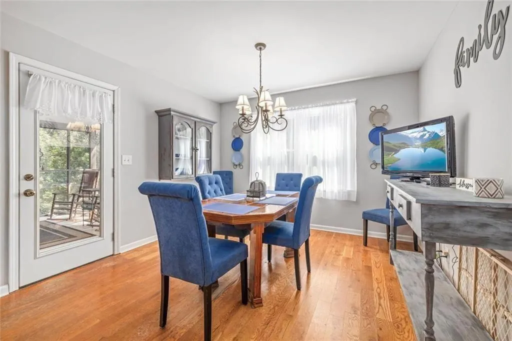 Acworth, Georgia 30102, United States, 3 Bedrooms Bedrooms, ,2 BathroomsBathrooms,Residential,Active,185896