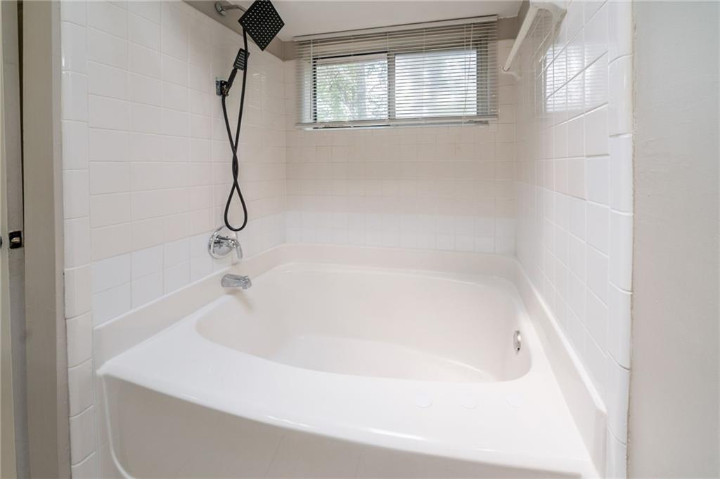 2132 Sara Ashley Way, Lithonia, Georgia image 12