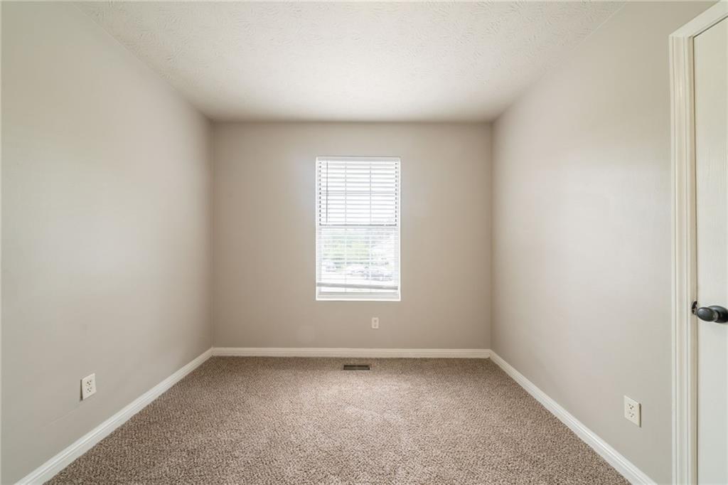 2132 Sara Ashley Way, Lithonia, Georgia image 17