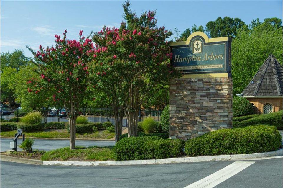 600 BEDFORT Drive