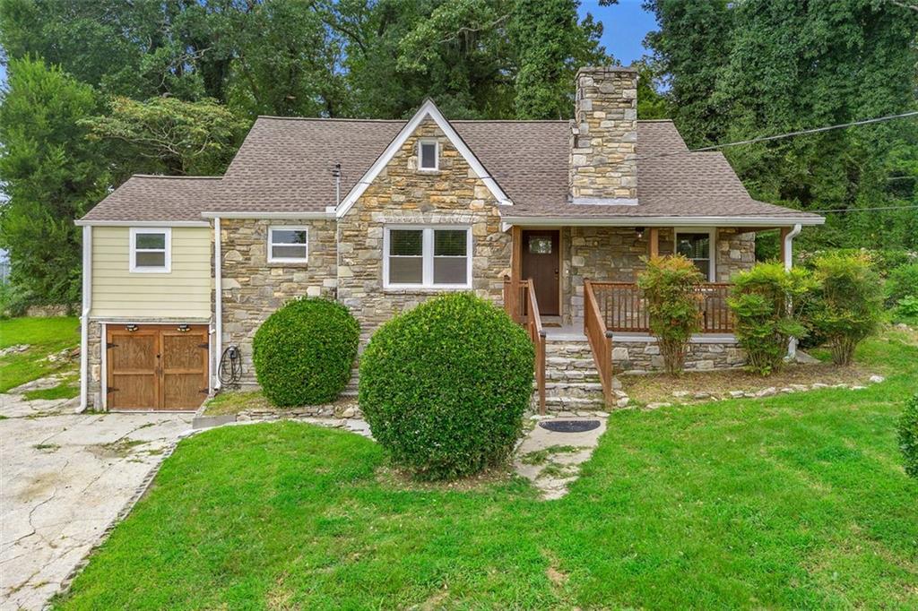 MOVE IN READY! Welcome home! 323 Anderson Avenue NW is now available for lease.
This beautiful home features 3 spacious bedrooms, 3 full bathrooms- a rarity in many home layouts in Atlanta.
Walk in and immediately fall in love with the well lit, open-concept layout that is perfect for entertaining guests or enjoying cozy family time.
On the main floor you will find the large primary suite with a walk in closet, double vanity and tiled shower with a bench & frameless glass enclosure.
The secondary bedroom is also on the main floor with it own bathroom access, giving each room occupant their own space.
Upstairs you’ll find the third bedroom and bath. Uniquely designed with privacy in mind.
With a large front yard and drive way parking places are ample. You can enjoy a warm cup of coffee on your cozy front porch or relax in your expansive back yard.
All this while knowing you are minutes away from downtown, the Westside Park, Anderson Park, the ATL Airport and some of Atlanta best restaurants and shops!
Don’t delay your move in to your new home. Apply today.
