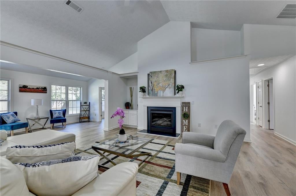 1616 Dunton Green Way