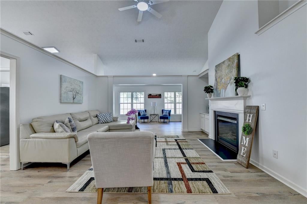 1616 Dunton Green Way