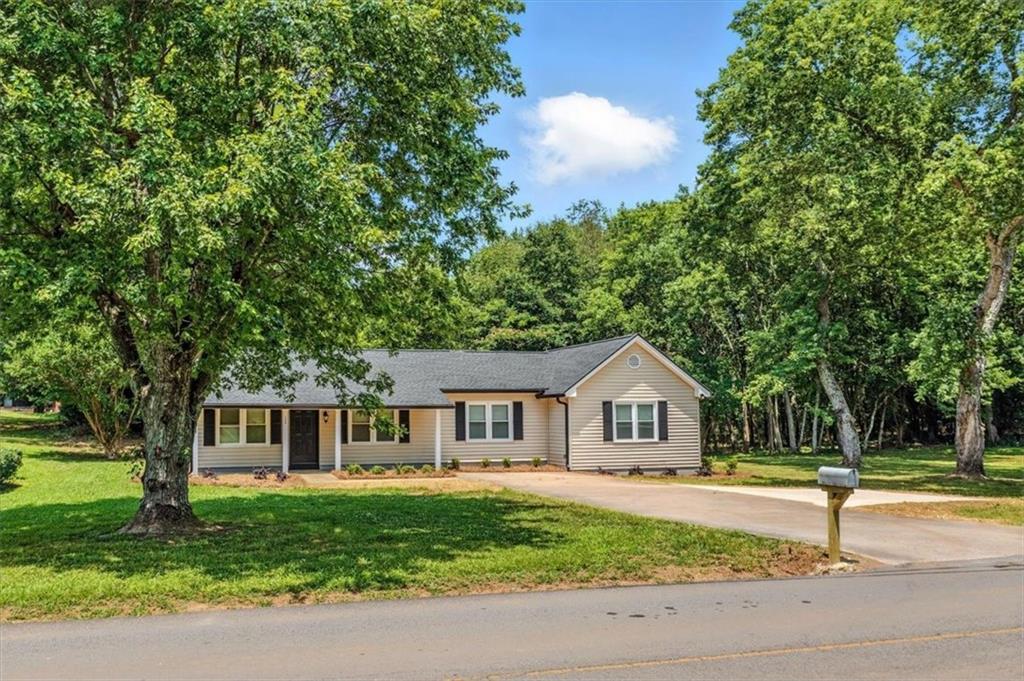158 Sproull Road SE