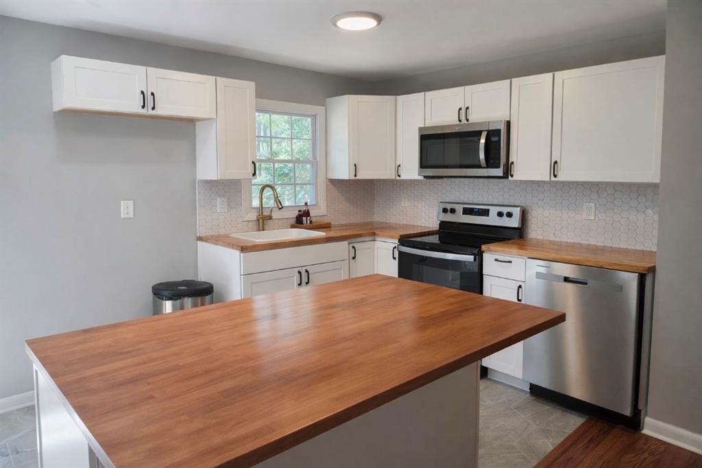 1551 Pine Glen Circle