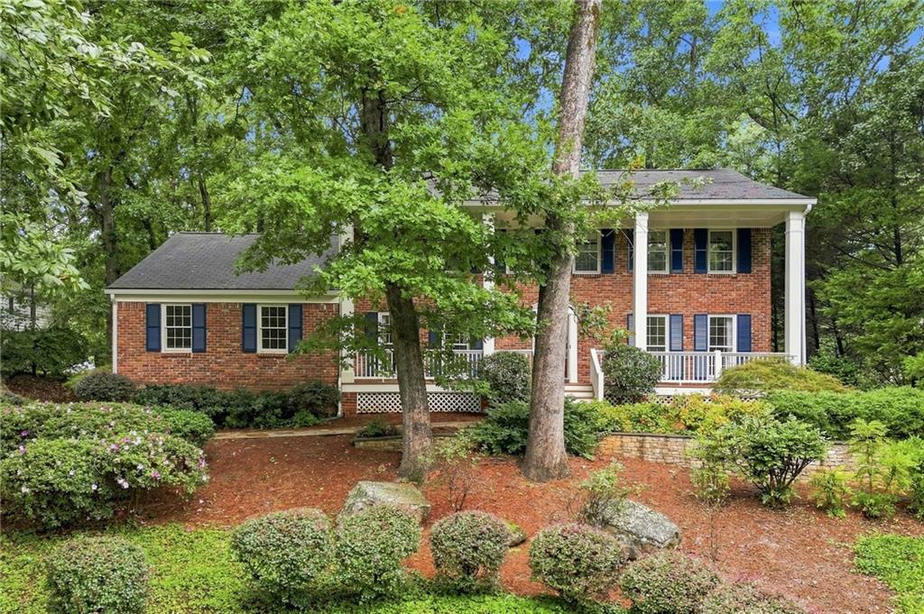 412 Pebblestone Court SE