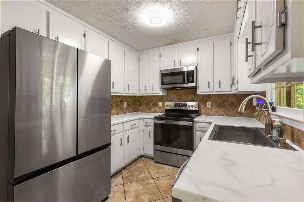 588 Peachtree Drive, White, Georgia image 11