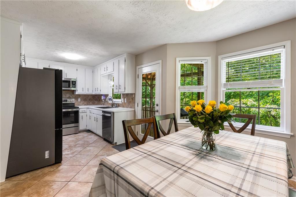 588 Peachtree Drive, White, Georgia image 10