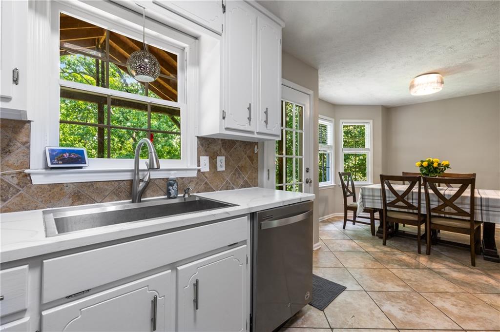 588 Peachtree Drive, White, Georgia image 12