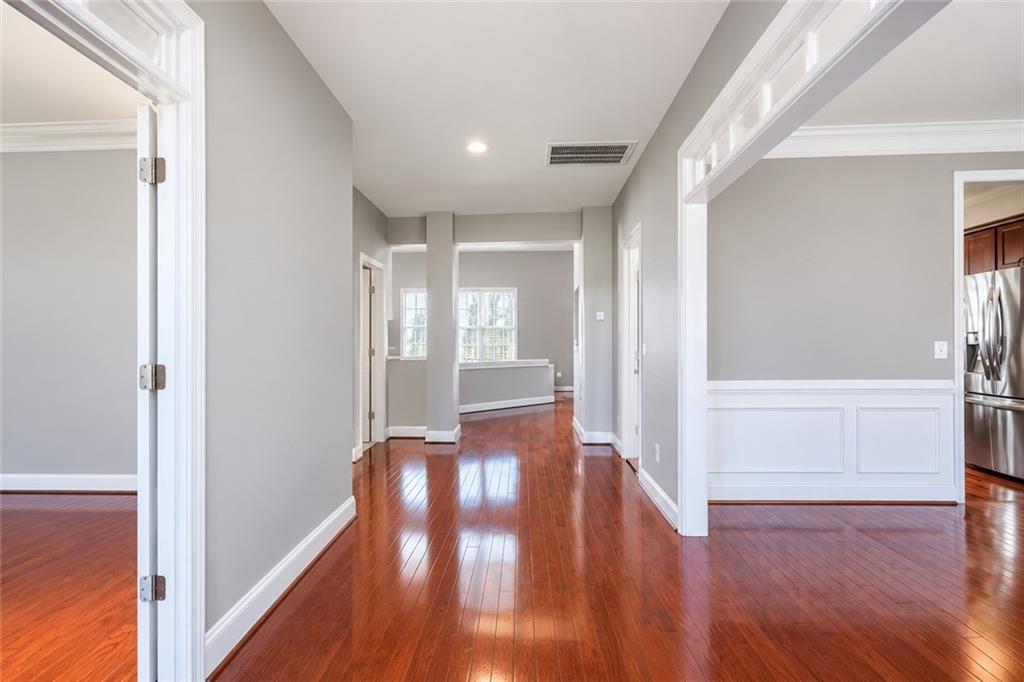 99 Riverwood Glen