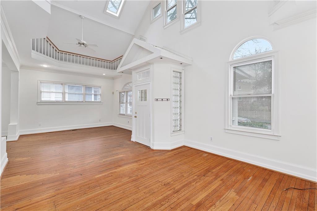 873 Monroe Circle NE