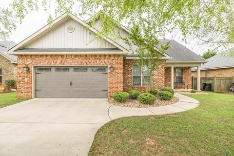 Homes For Sale - 116 Alexis Way<br/> Byron, GA 31008