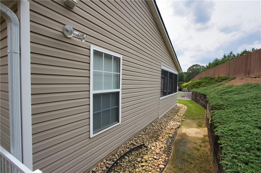 942 Village View Circle, Loganville, Georgia image 23