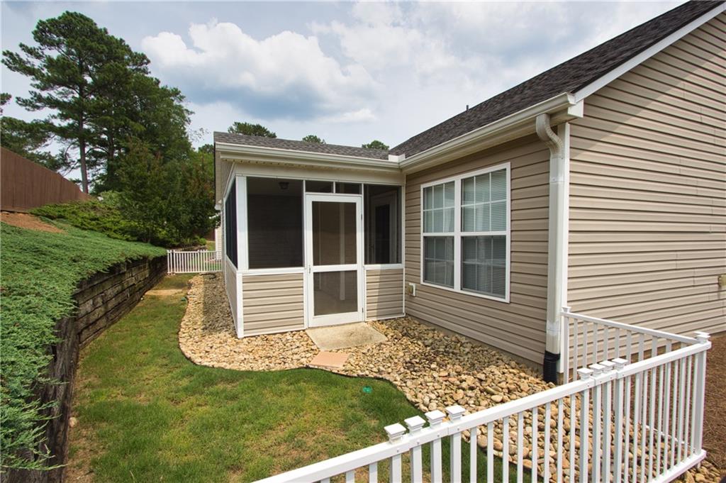 942 Village View Circle, Loganville, Georgia image 21