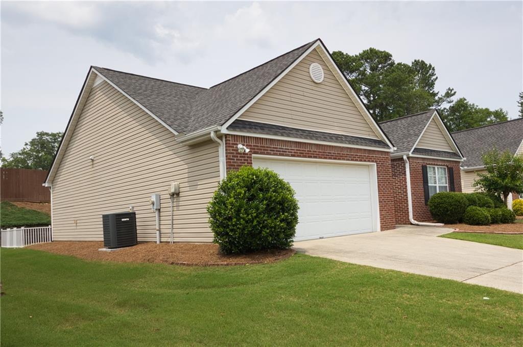 942 Village View Circle, Loganville, Georgia image 3