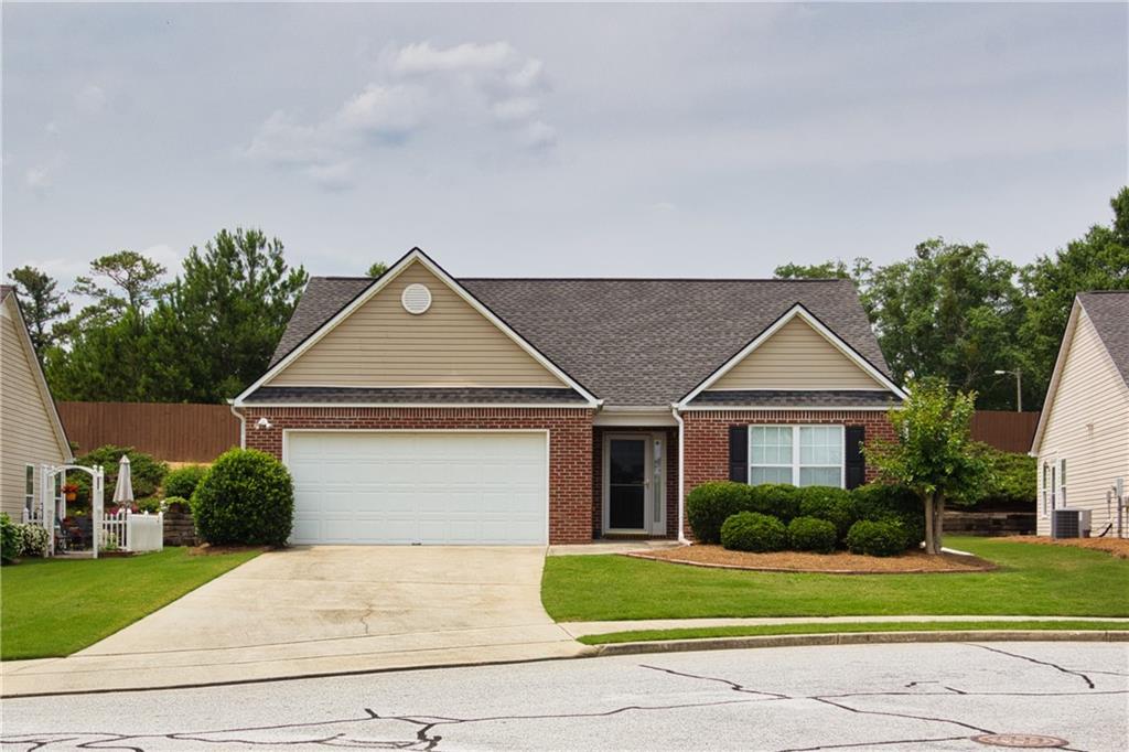 942 Village View Circle, Loganville, Georgia image 1