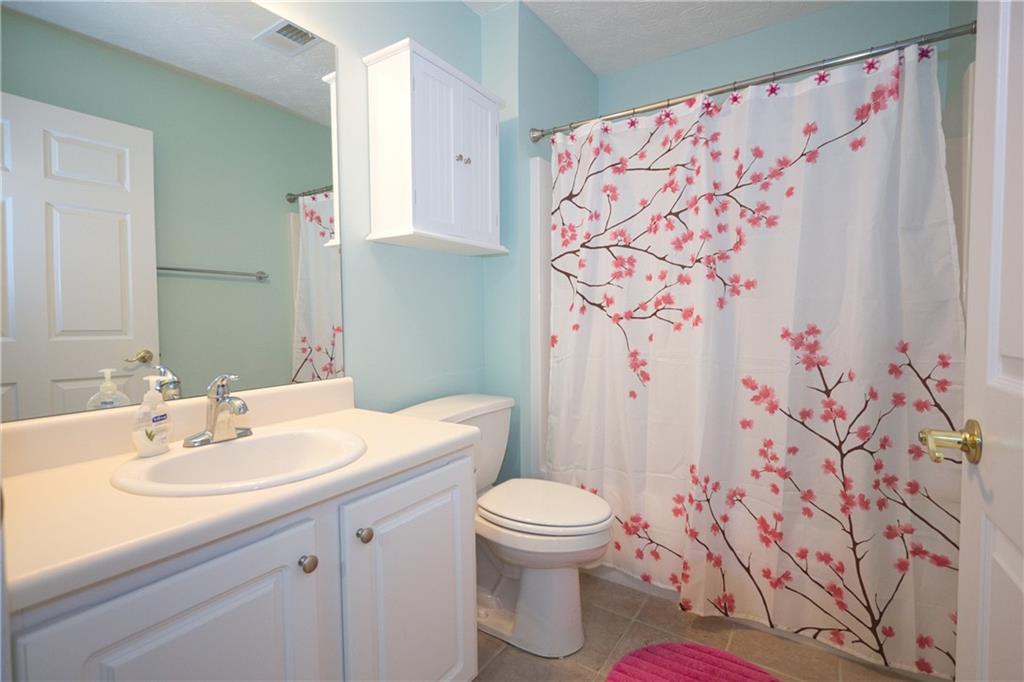 942 Village View Circle, Loganville, Georgia image 18