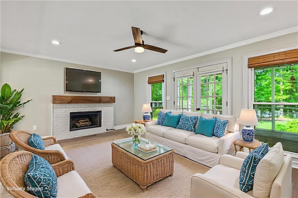 115 Edgewater Way