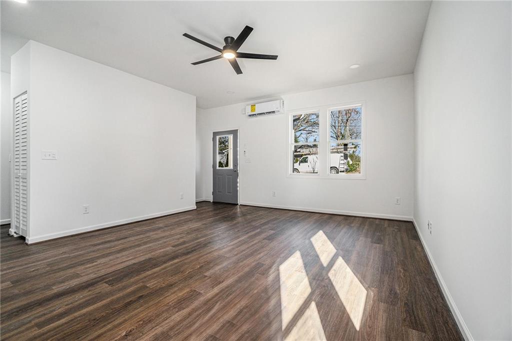102 Dahlia Avenue, Atlanta, Georgia image 4