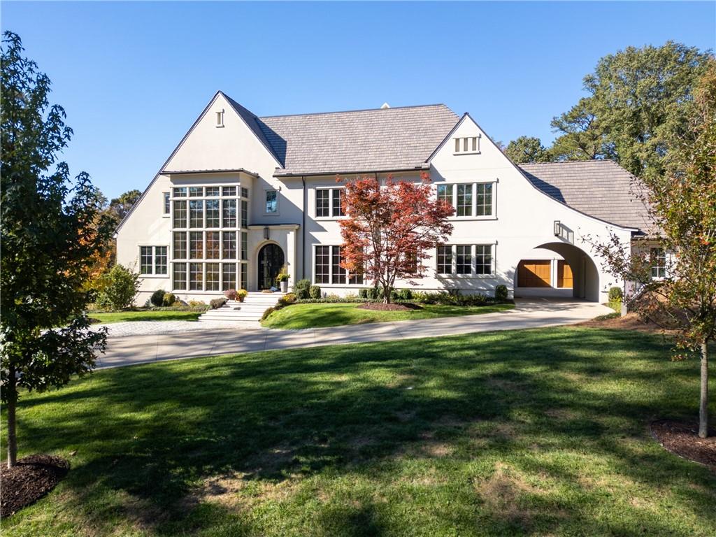 914 Buckingham Circle NW