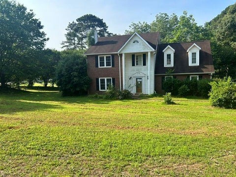 Homes For Sale - 11 Lakeview Lane<br/> Stockbridge, GA 30281