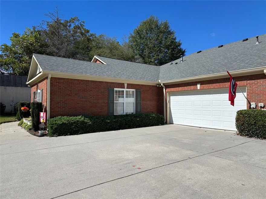 This 2 bed 2 full bath one level condo is move in ready, and in the BEST location in the community. There’s no carpet, it has a private patio, and has neutral color throughout. It has been well maintained, and it shows! This is low maintenance living at its finest! And it’s convenient to healthcare, shopping and dining!