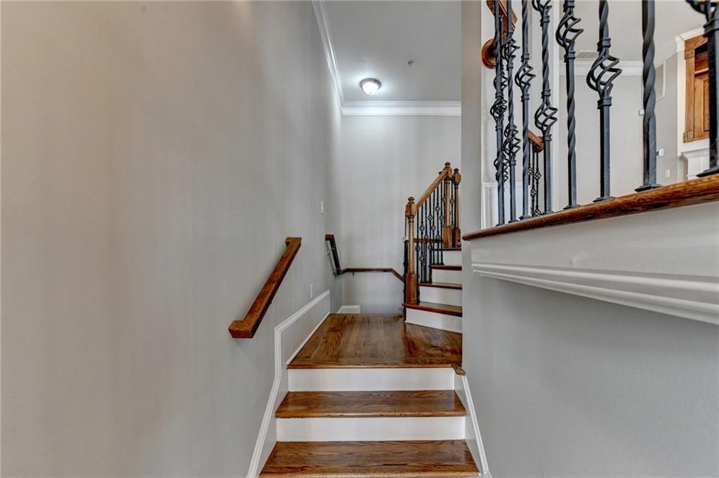 813 Clifton Heights Lane NE