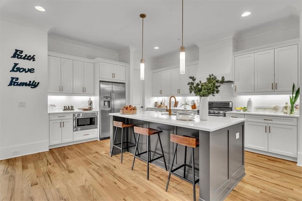Photo of 228 Crescent Circle SW, Marietta, GA 30064 (MLS # 7838712)
