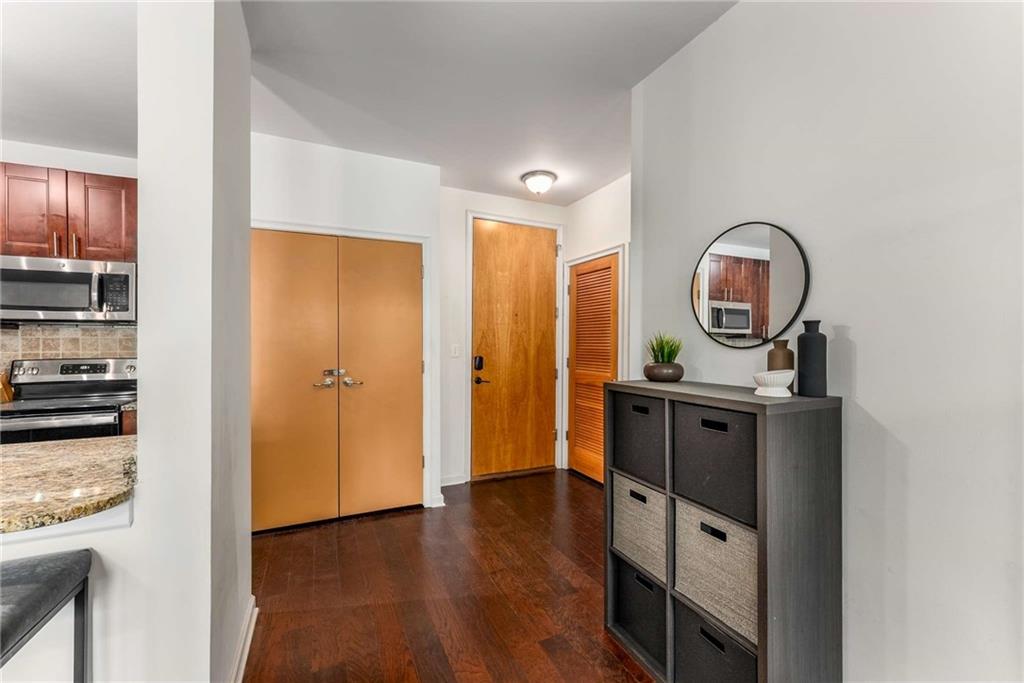 898 Oak Street SW 1301