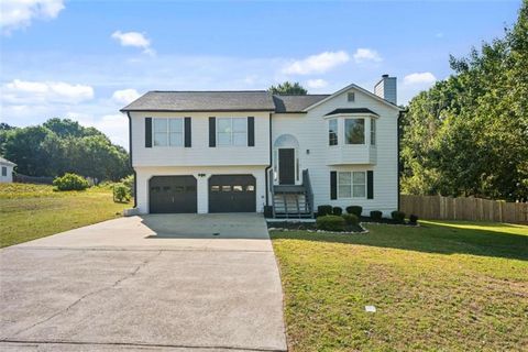 Homes For Sale - 307 Caseys Court<br/> Winder, GA 30680