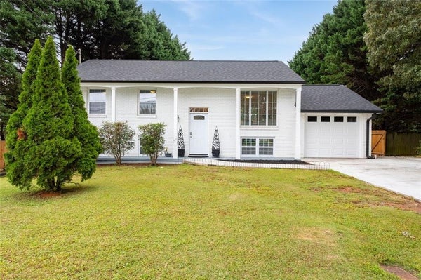 6216 HAYES DR, NORCROSS, GA 30093 - Image eafa6823fdfb70b7400ea96d4619aa86/4247385652