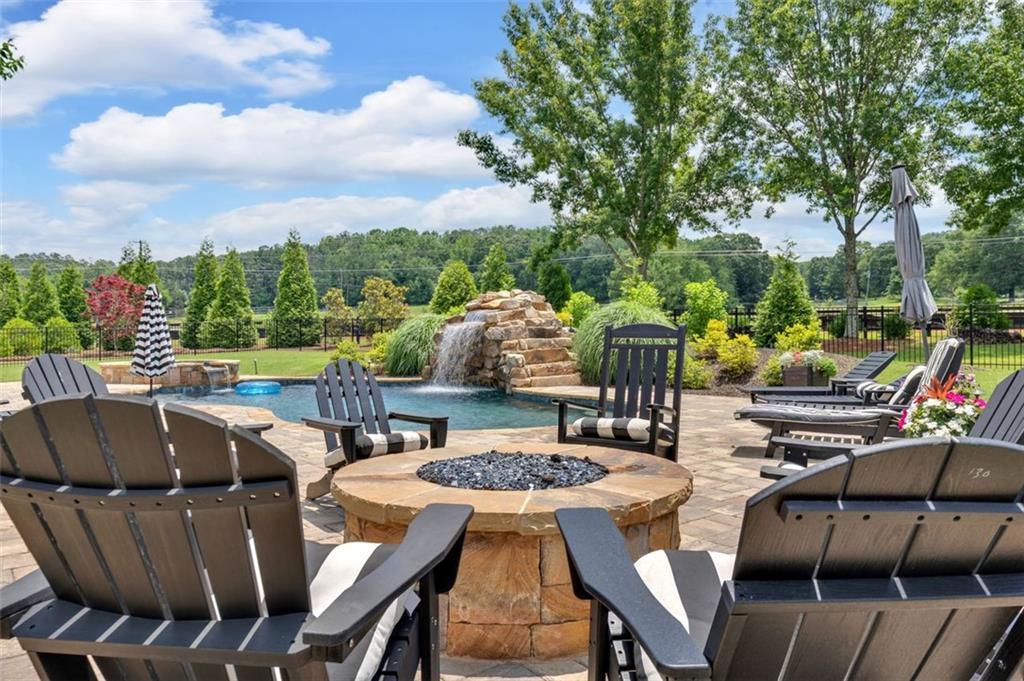 11 LAUREL Trace SE