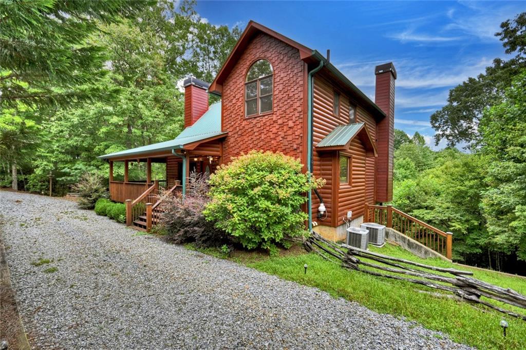 365 Trails End Summit