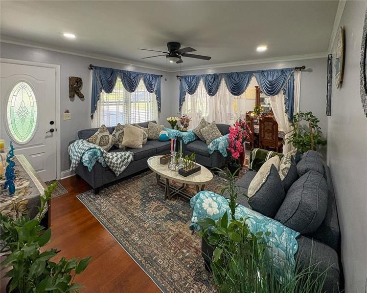 724 CAMELOT Way