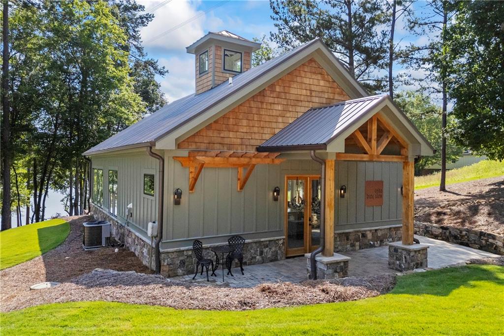 1132 N Edgewater Trail