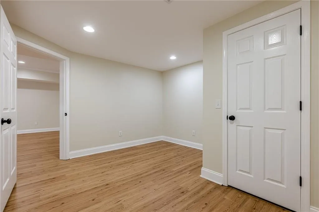 Cumming, Georgia 30040, United States, 5 Bedrooms Bedrooms, ,5 BathroomsBathrooms,Residential,Active,92191