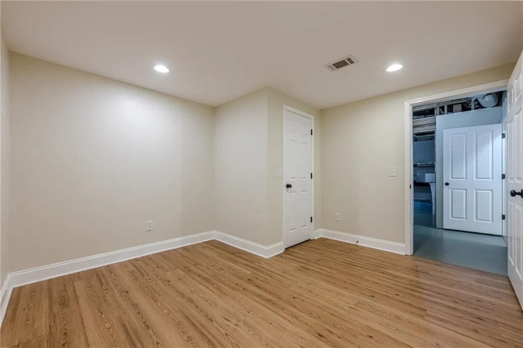 Cumming, Georgia 30040, United States, 5 Bedrooms Bedrooms, ,5 BathroomsBathrooms,Residential,Active,92191